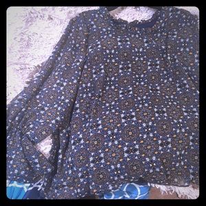 Curations 2X flowy floral shirt.